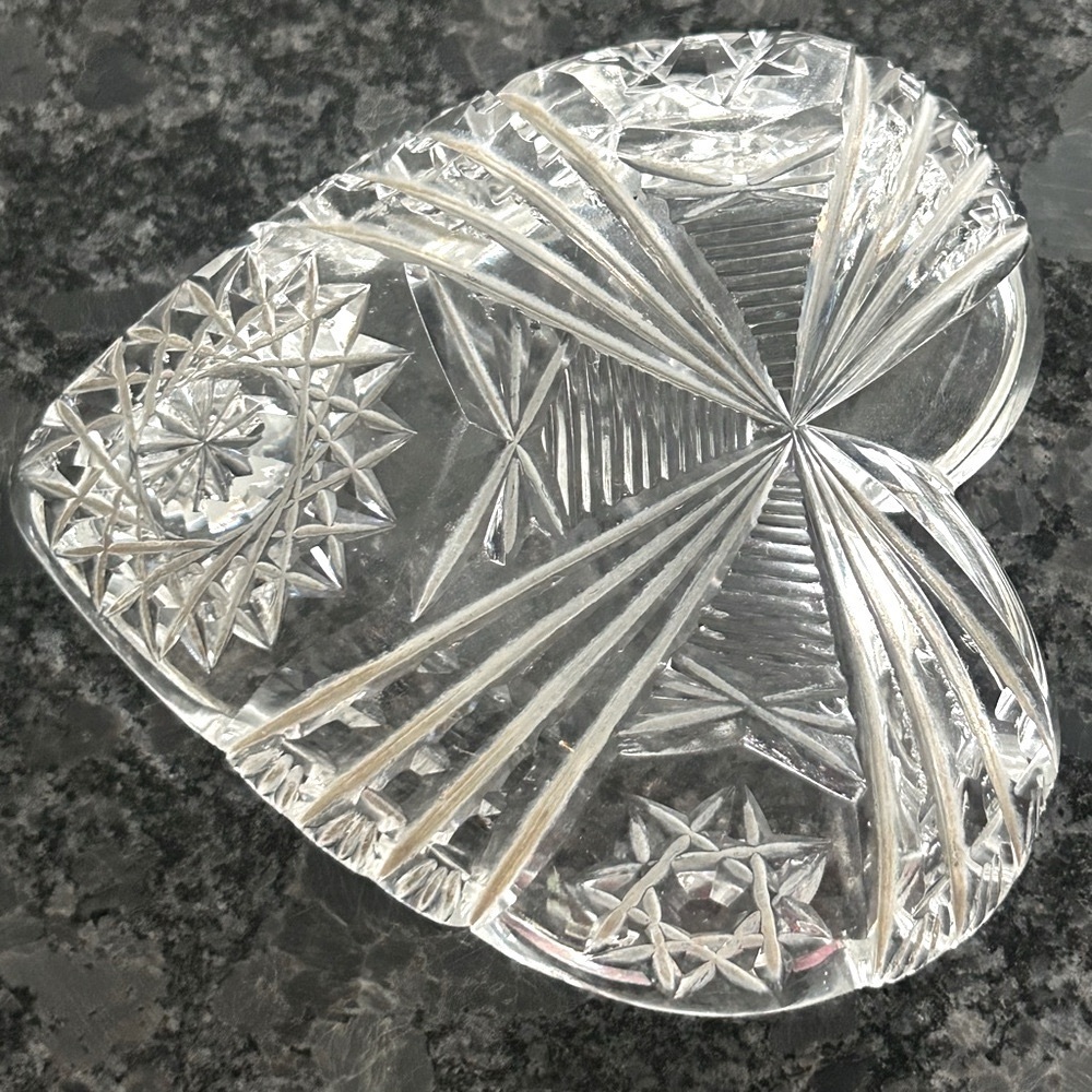 VINTAGE Heart-Shaped Cut crystal Decorative Bowl Trinket tray Ring holder - Picture 13 of 13